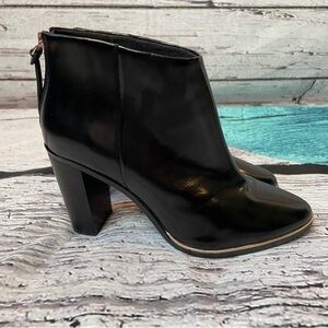 Ted Baker London Vaully Bootie Black Leather 38.5 EU 8 US Almond Toe Classy $260